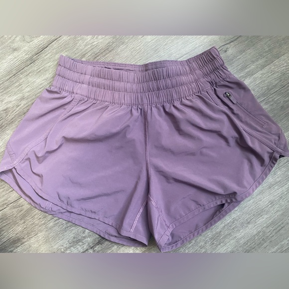 Lululemon shorts - Size 6 - Picture 3 of 4